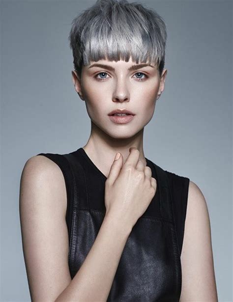 coupe ultra courte femme cheveux gris|Coupe courte sur cheveux gris : 30 coiffures tendances en 2024